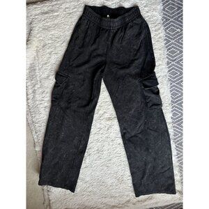Wild Fable wide leg cargo style elastic waistband sweatpants Small